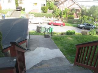 4017 5th Ave, Seattle WA  98105-6515 exterior