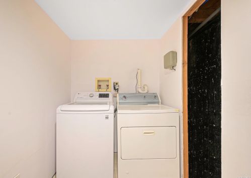 3 Bowman Ln, San Remo NY  11754-2006 exterior