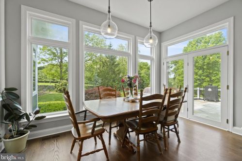 17621 Stonegait Ct, Round Hill VA  20141-2264 exterior