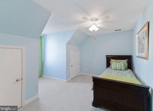 1802 Pimmit Dr, Falls Church VA  22043-1114 exterior