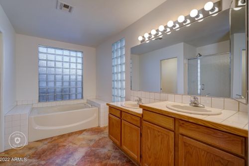 3844 Alameda Rd, Glendale AZ  85310-3301 exterior