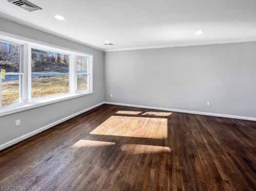 75 Elba Ave, Hopatcong NJ  07843-1848 exterior