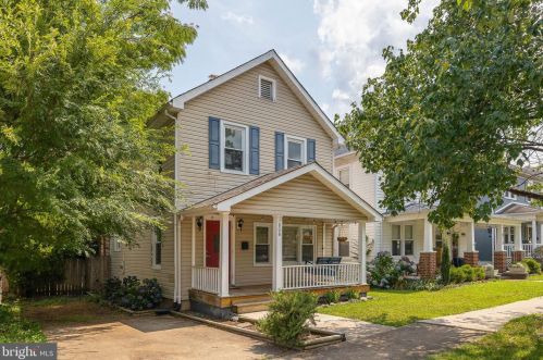 808 Wolfe St, Fredericksburg, VA 22401-5655