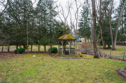 83 Voit Ave, Lincoln Park NJ  07035-1039 exterior