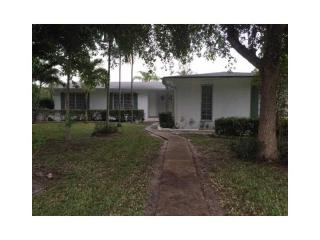 84 148th St, Miami, FL 33161-2020