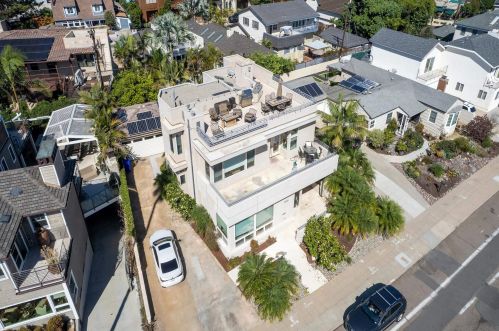 3328 Crown Pt Dr, San Diego CA 92109-6711 exterior