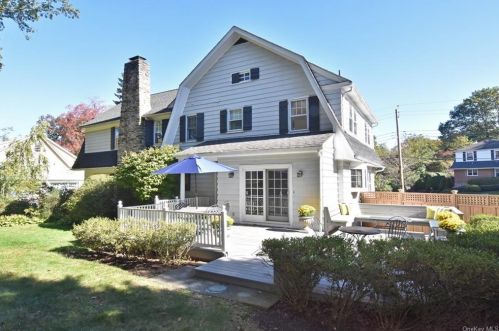 1347 Roosevelt Ave, New Rochelle, NY 10803-3605