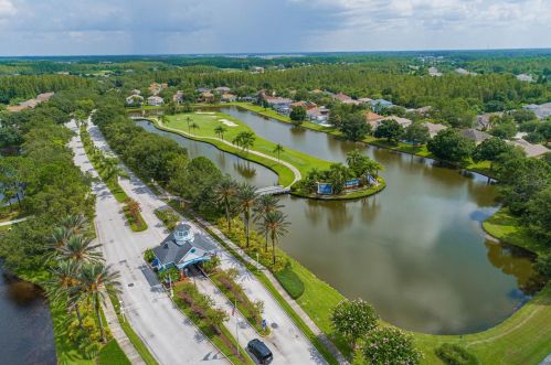 19018 Fishermans Bend Dr, Lutz FL  33558-9753 exterior