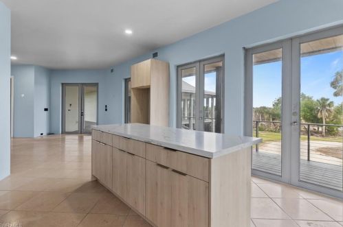 4150 Dingman Dr, Sanibel FL 33957-5107 exterior