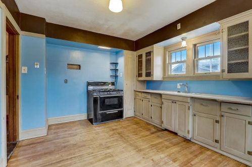 202 72, Milwaukee WI 53213-1828 exterior