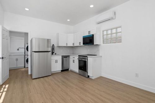 3035 Oliphant St, San Diego CA  92106-1989 exterior