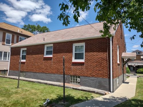 4617 5th Ave, Beaver Falls, PA 15010-3319