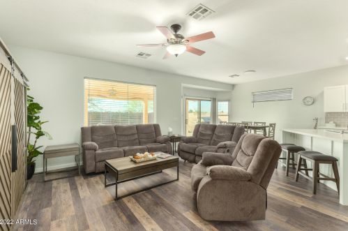 6990 Senate St, Chandler, AZ 85249-4495