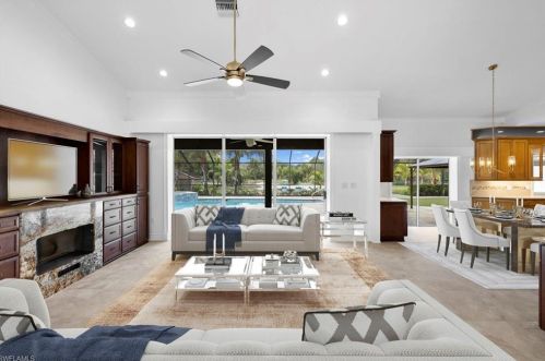 2291 Oakes Blvd, Naples FL  34119-8758 exterior