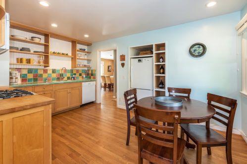 1347 Santa Rosa Ave, Santa Barbara CA 93109-2062 exterior