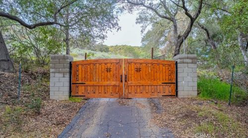 48703 De Luz Rd, Temecula CA  92590-4317 exterior