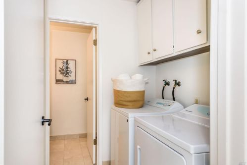 9 Thoreau Cir, Mill Valley CA  94941-4651 exterior