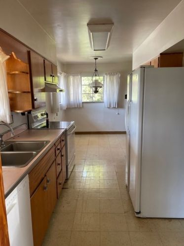 611 Lehmer St, Latrobe PA 15650-2048 exterior