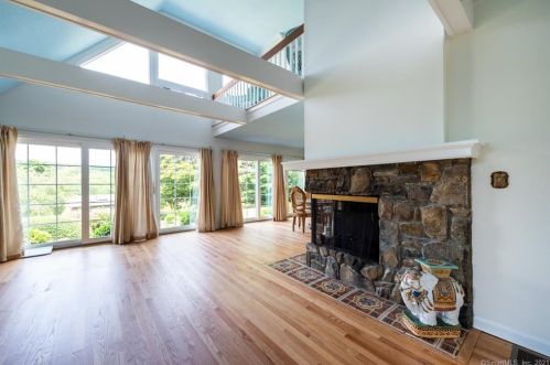 10 Baldwin Dr, Waterford CT  06385-2708 exterior