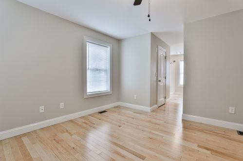 18 Pillsbury Rd, Londonderry NH  03053-2925 exterior