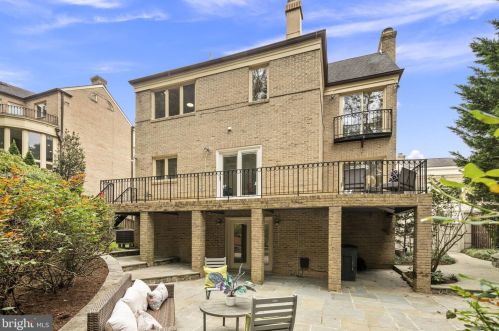 4515 Foxhall Cres, Washington, DC 20007-1056