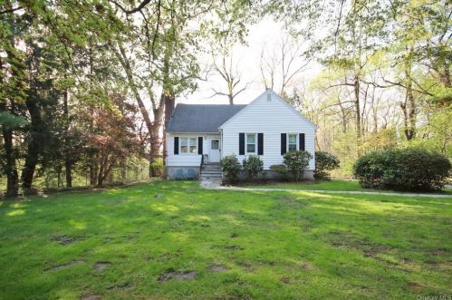 20 Ox Ridge Rd, Elmsford, NY 10523-1706