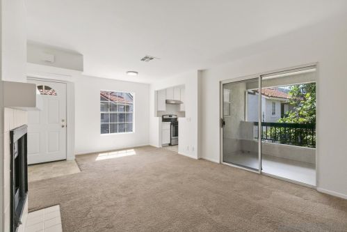 10760 Aderman Ave, San Diego, CA 92126-2595