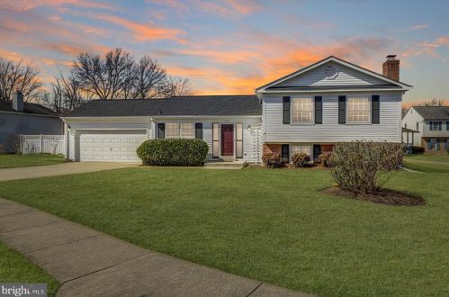 725 Gentle Breeze Ct, Herndon, VA 20170-3911