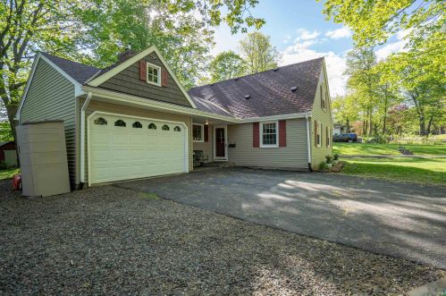 1915 Hartley Rd, Duluth, MN 55803-2432
