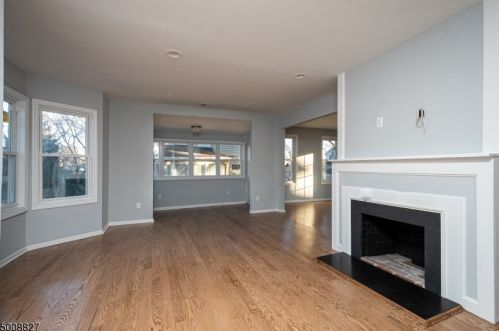 9 Pomander Walk, Nutley NJ  07110-2421 exterior