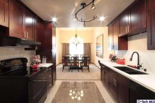 320 Stocker St, Glendale CA  91202-2408 exterior