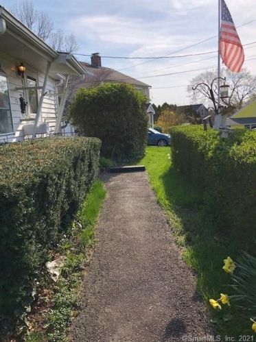 13 Catherine Ct, Milford, CT 06460-7525