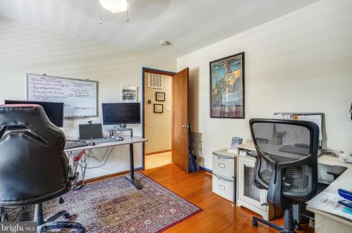 2402 Youngs Dr, Haymarket VA  20169-1532 exterior