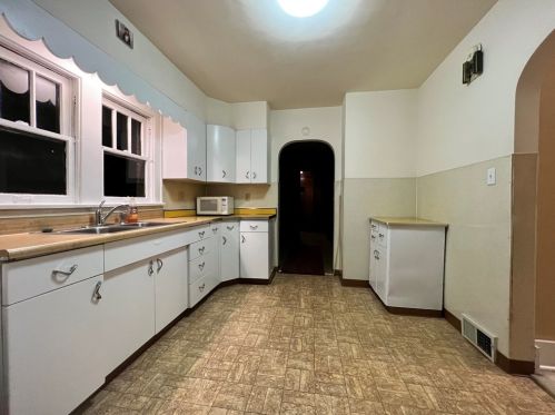 1116 Duss Ave, Ambridge PA  15003-1955 exterior