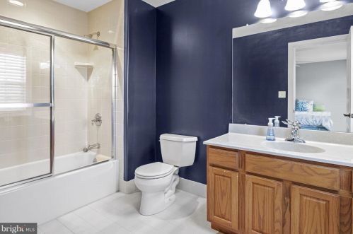 590 Abbey Ct, Blue Bell PA  19422-1303 exterior