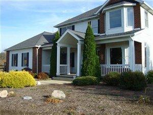 8640 Seasons Rd, Streetsboro, OH 44241-5750