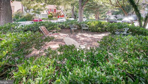 1564 Goldenrain Ct, Herndon VA  20190-4036 exterior