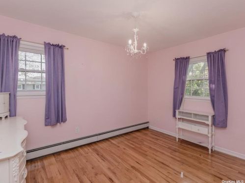 23 Wentworth Dr, Huntington Station NY  11746-6926 exterior