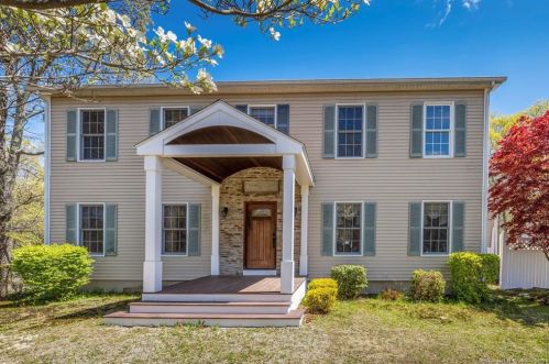 48 Yorkshire Dr, Waterford, CT 06385-1715