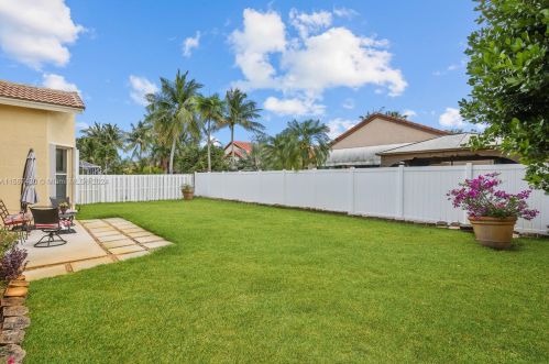 18880 29th St, Hollywood FL  33029-2411 exterior