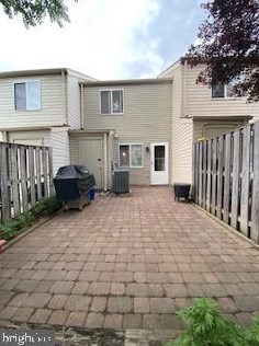 8483 Aurora Ct, Lorton VA  22079-3040 exterior