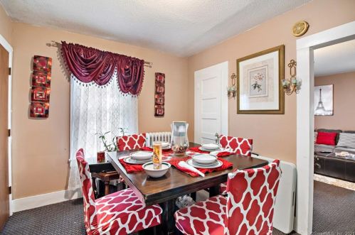 242 Clifton St, Wallingford CT  06492-4001 exterior