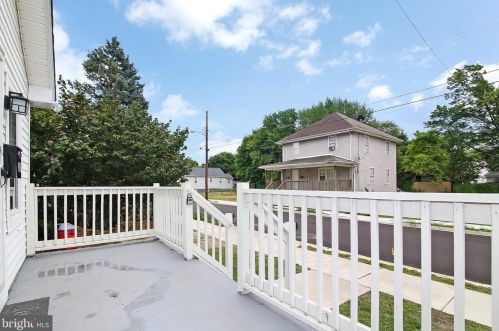 335 Washington St, West Deptford NJ  08066-1083 exterior