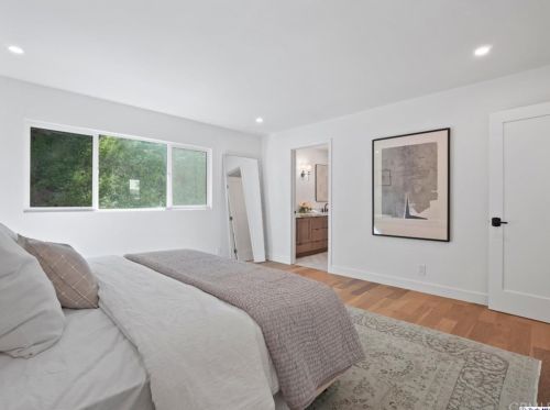 5267 Gould Ave, La Canada CA  91011-2443 exterior