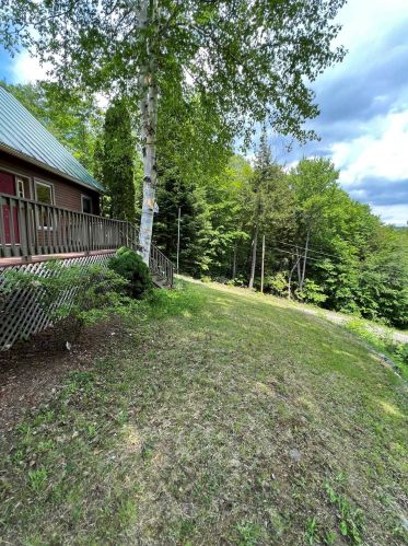 112 Northwood Estates Dr, Grafton, NH 03240-3228
