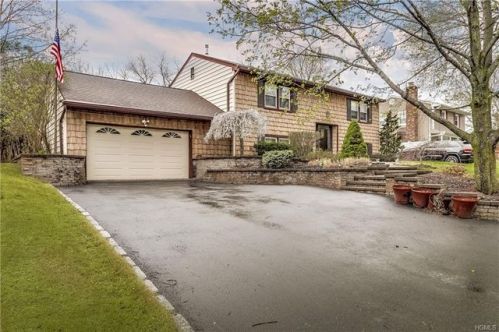 56 Washington Ave, Sloatsburg, NY 10974-1719