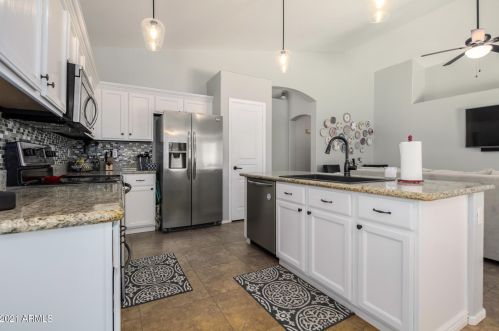282 Loback Ln, Gilbert, AZ 85234-4417