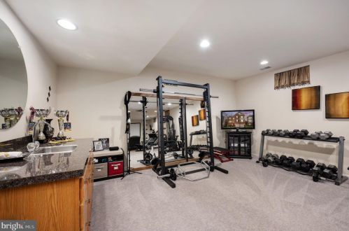 7226 Lyndam Hill Cir, Lorton VA  22079-4509 exterior