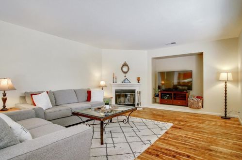361 Majestic Dr, Hollister CA  95023-7032 exterior