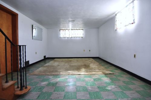 217 Larkspur St, Whitaker PA  15120-2207 exterior